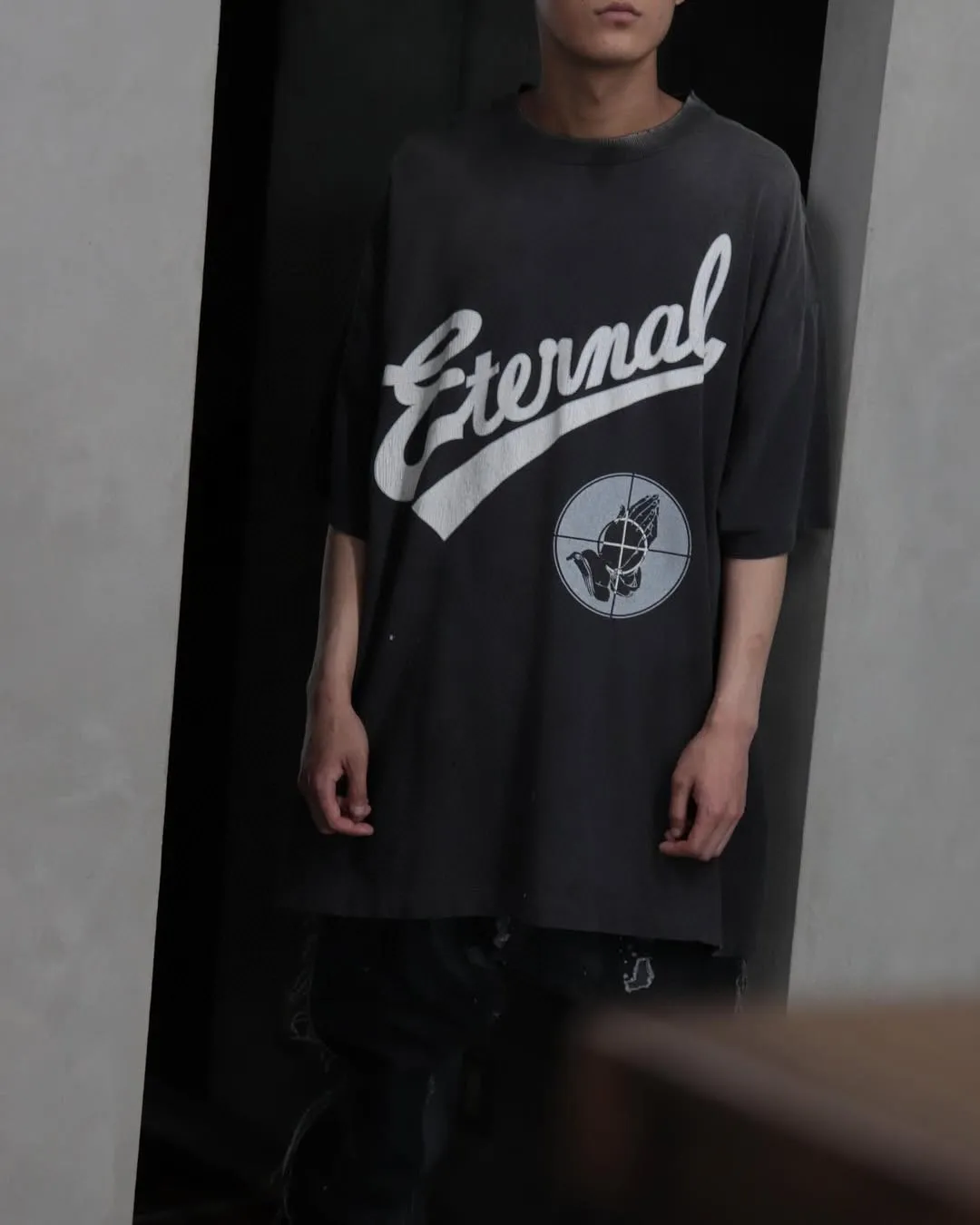 SAINT Mxxxxxx × FEAR OF GOD FG_SS TEE/SNT OF GOD/BLK 25SS Heavy FOG collaboration SAINT OF GOD prayer short sleeves Washed black S-XL This season's heavy collaboration FOG manager JERRY personally carries the goods SAINT OF GOD series collaboration has gained quite a buzz Customized original co-branded main label/wash label Top-notch printing technology Uses front and rear silver sand and cracked pulp Deep restoration